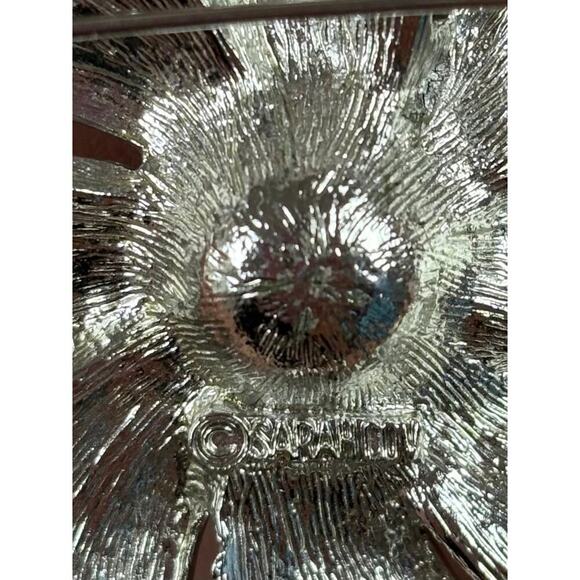 B10 Sarah Coventry Faux Pearl Flower Brooch Womens Pinwheel Swirl Silver Tone - Picture 11 of 11